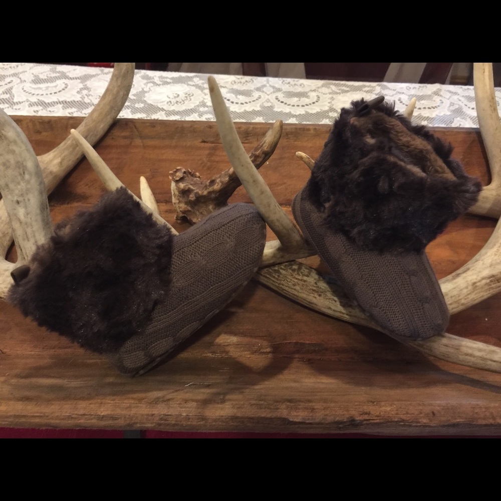 Baby girl fur boots
